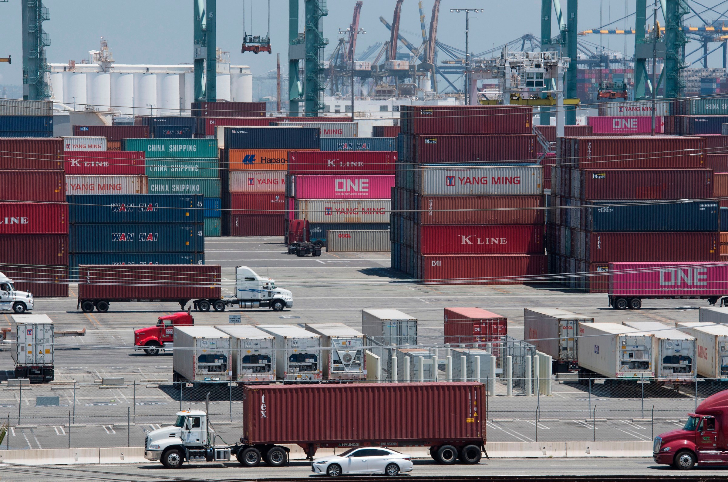 Can Trump call off his trade war with China while pretending he’s not?